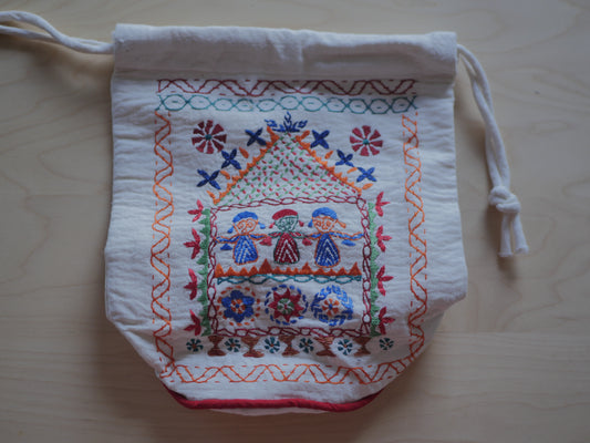 BONDHURA // medium embroidered pouch